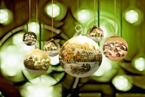 christmas village ornaments_Pixabay_CC0