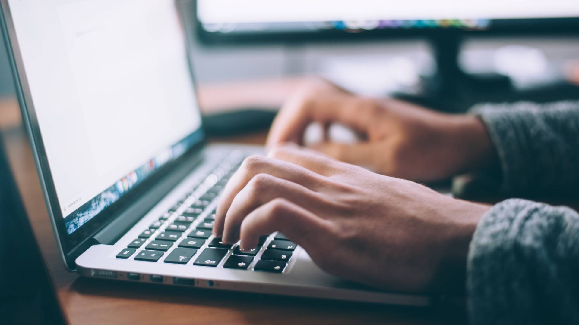 glenn-carstens-peters-grant-writers-unsplash