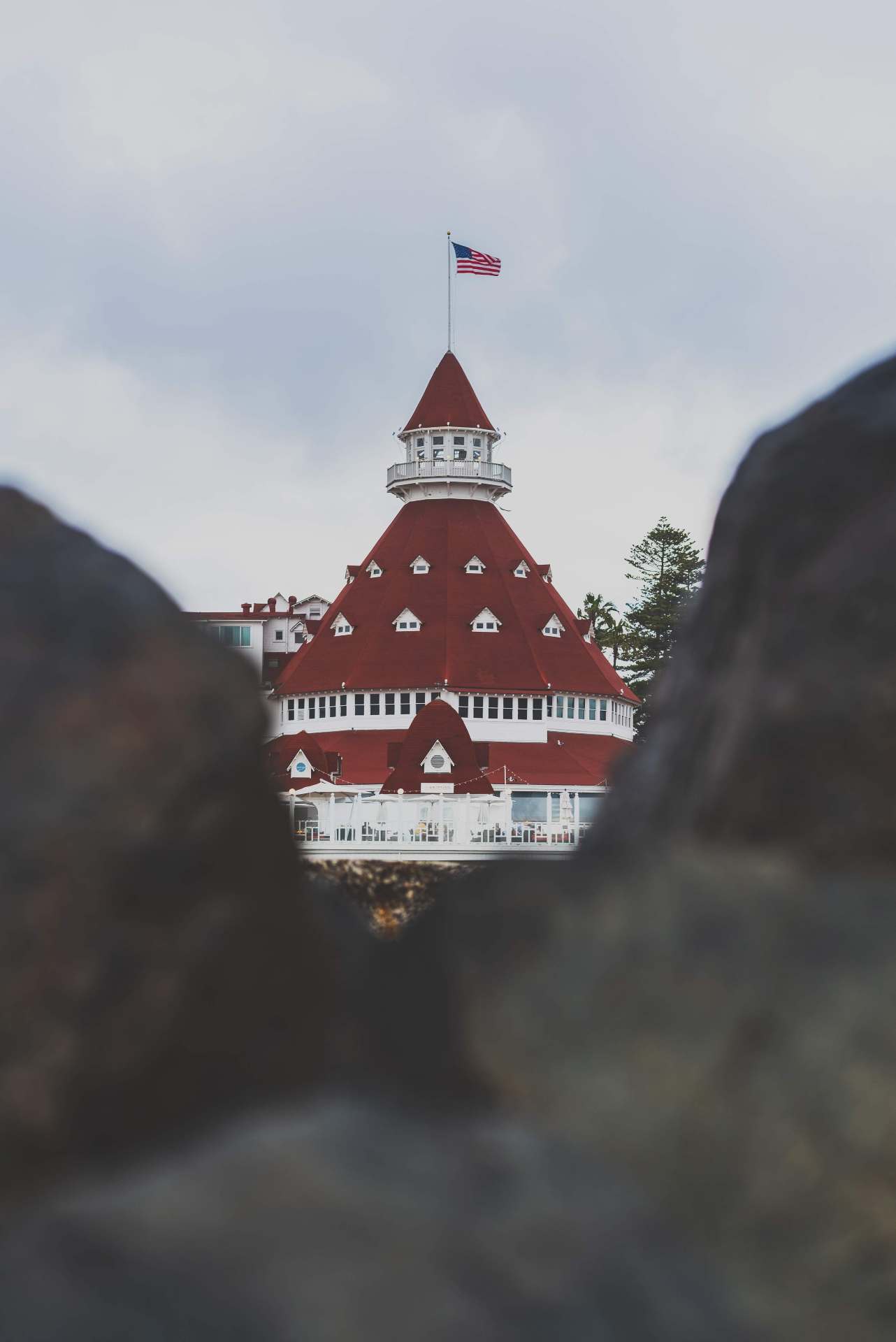 donhu-rickerby-hoteldelcoronado-unsplash