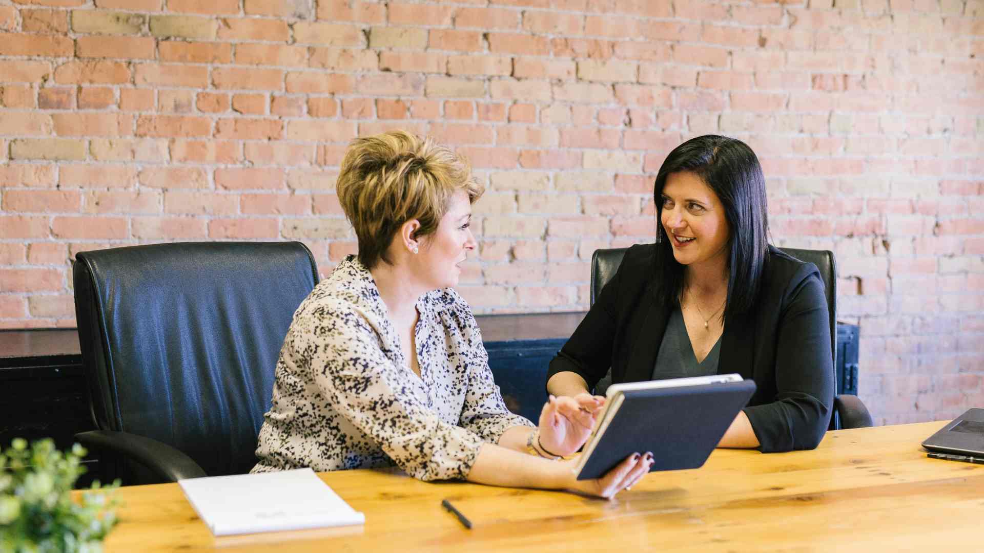 Polco Blog - How Local Government Mentorship Advances Careers and Bridges Leadership Gaps